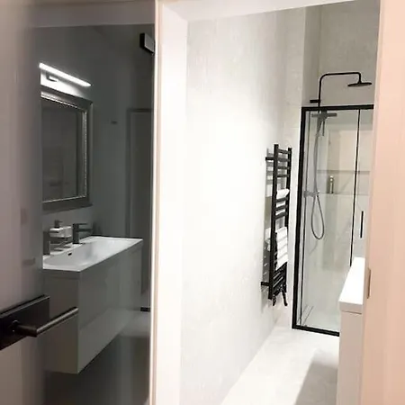 Capitol Deluxe Apartment *